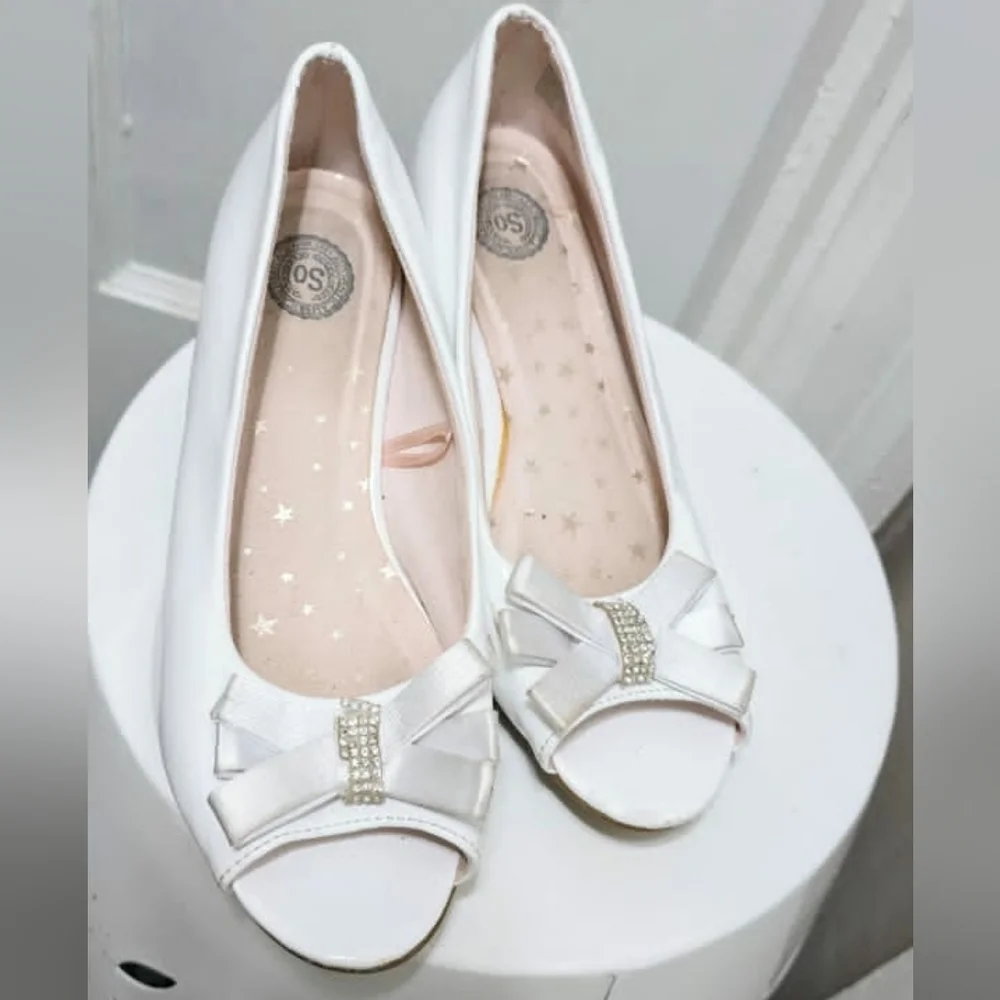 Open Toe Wedge Heels Girls Off white Satin Bow Shoe Size 3🌴✌️